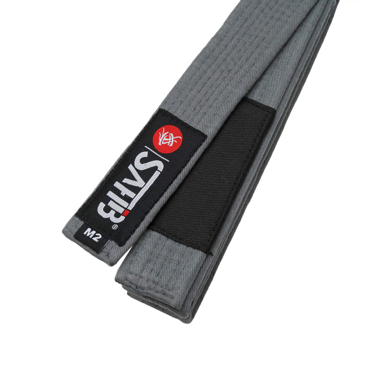 Sahib® Junior BJJ Belt – Close‑Up of Gray Belt with Reinforced Stitching