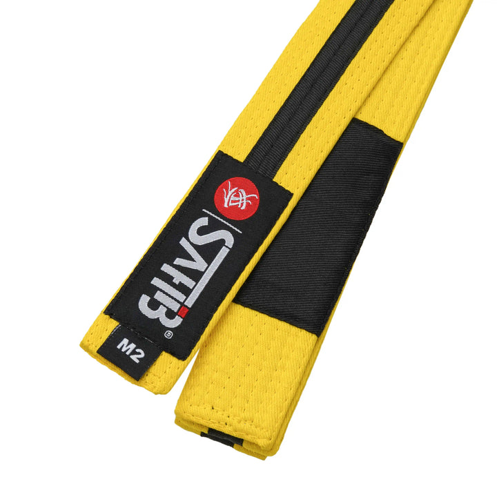 Sahib® Junior BJJ Belt – Close‑Up of Yellow‑Black Kids Belt Stitching
