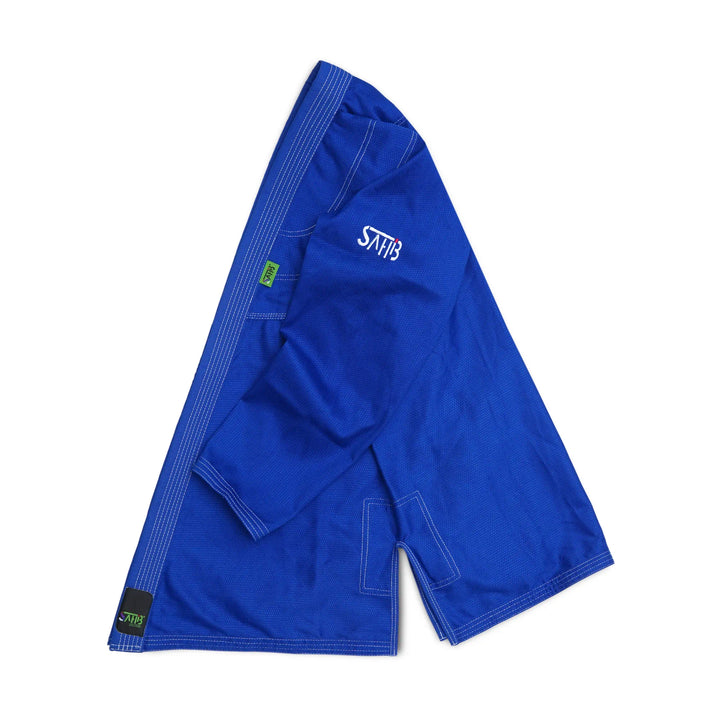 Side profile of Sahib® UAE Series V2 BJJ gi – blue/white contrast kimono for Brazilian Jiu Jitsu athletes